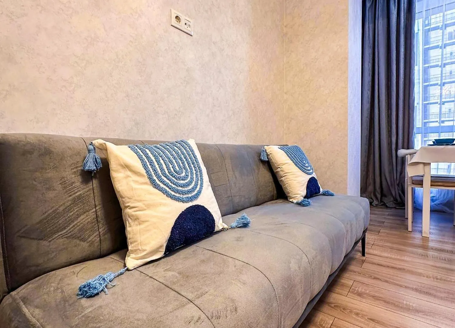 Luxury Two-Room Apartment With Beautiful Mountain Views Алматы 0*,