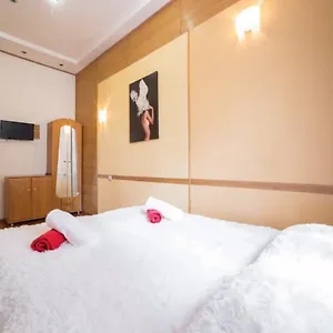 https://rk-central-avenue-apartment.hotelslviv.net
