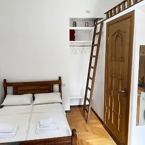 https://pretty-house.alltbilisihotels.com